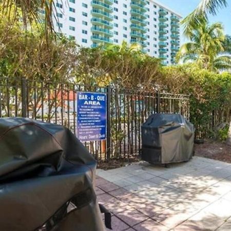 Appartamento Breathtaking Ocean View! 15Th Floor Miami Beach Esterno foto