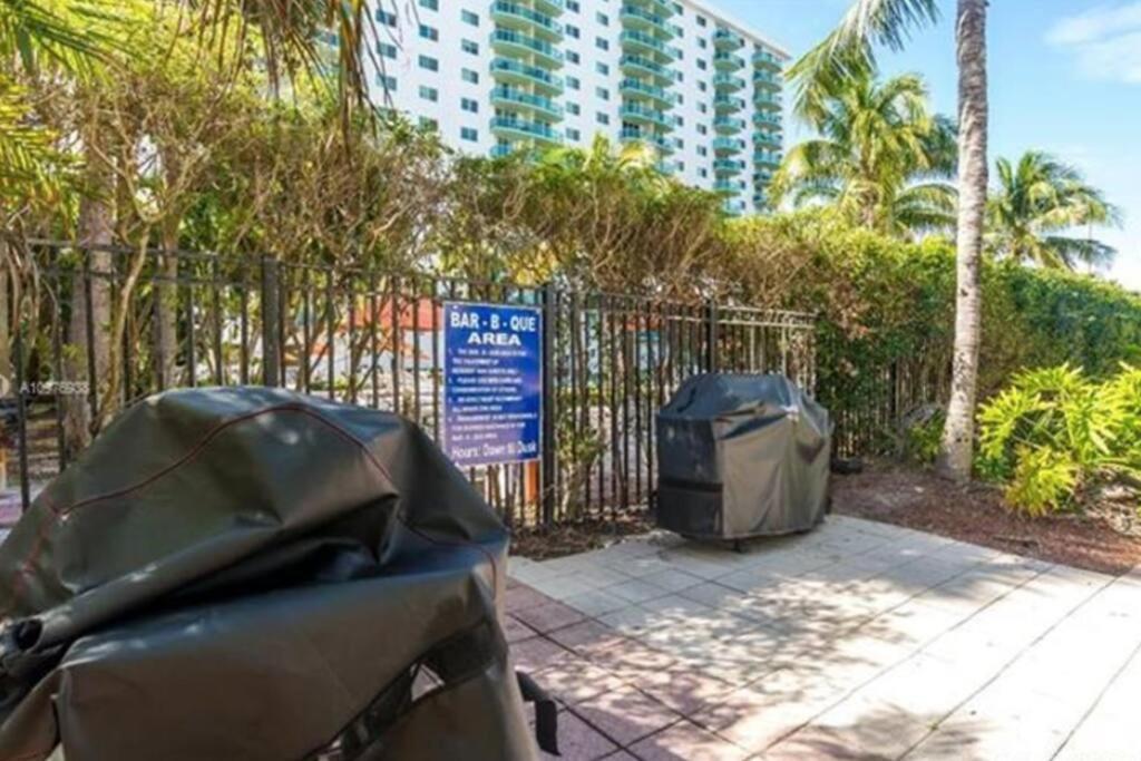 Appartamento Breathtaking Ocean View! 15Th Floor Miami Beach Esterno foto