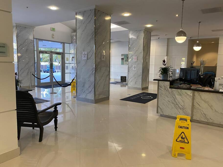 Appartamento Breathtaking Ocean View! 15Th Floor Miami Beach Esterno foto