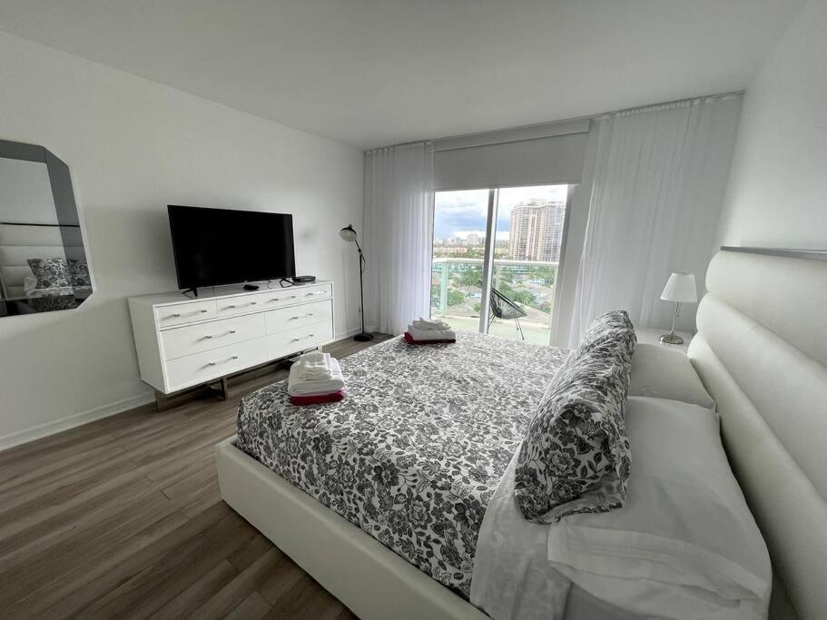 Appartamento Breathtaking Ocean View! 15Th Floor Miami Beach Esterno foto
