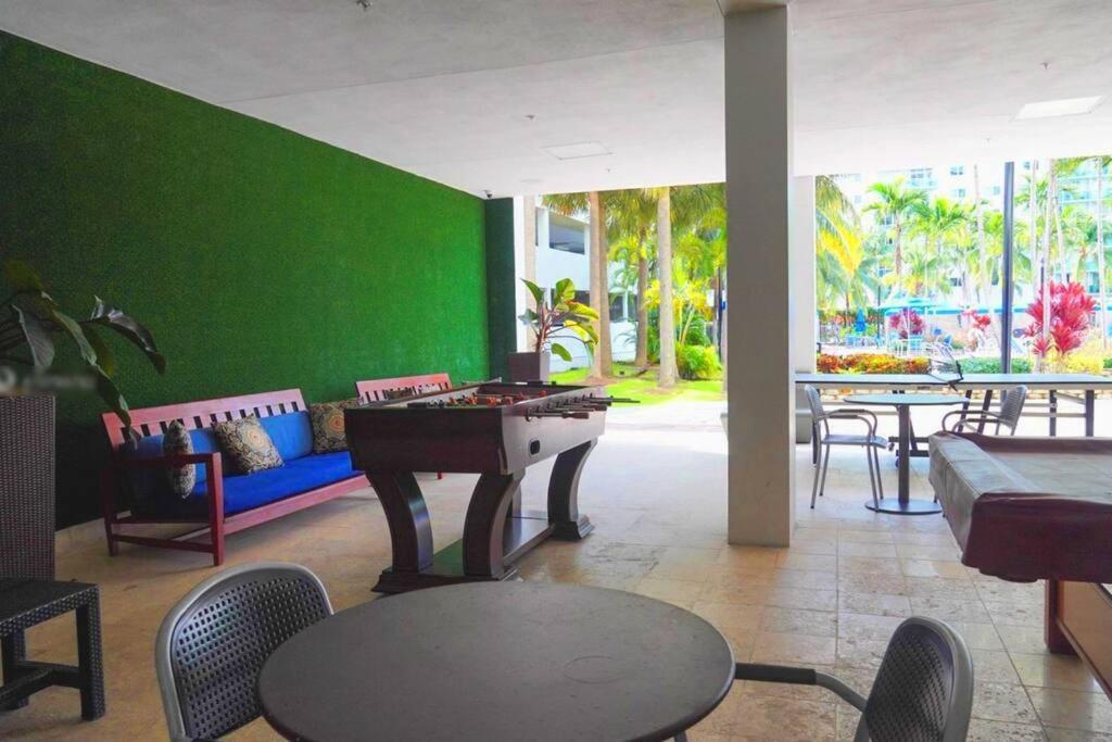 Appartamento Breathtaking Ocean View! 15Th Floor Miami Beach Esterno foto