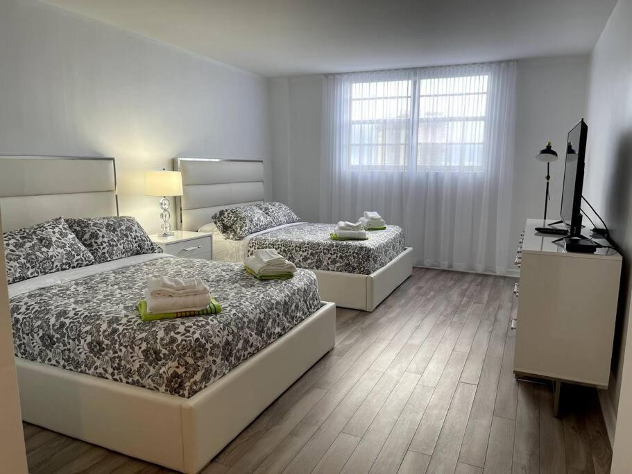 Appartamento Breathtaking Ocean View! 15Th Floor Miami Beach Esterno foto